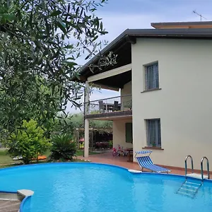  Bed & Breakfast Maison N&m