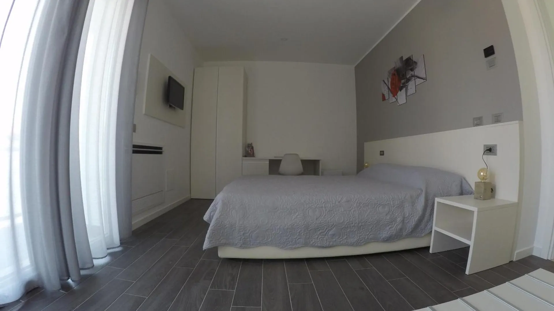 B&B Villa Del Lago Desenzano del Garda Bed & Breakfast